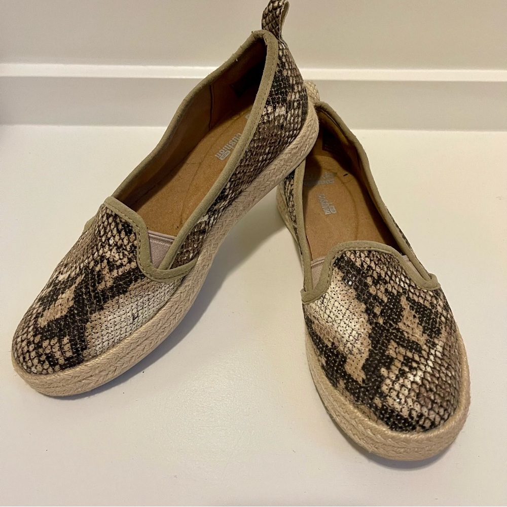 Clarks Snakeskin Espadrille Loafers 7M
